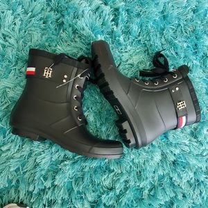 women's sz 11 Toniee Tommy Hilfiger rain boot